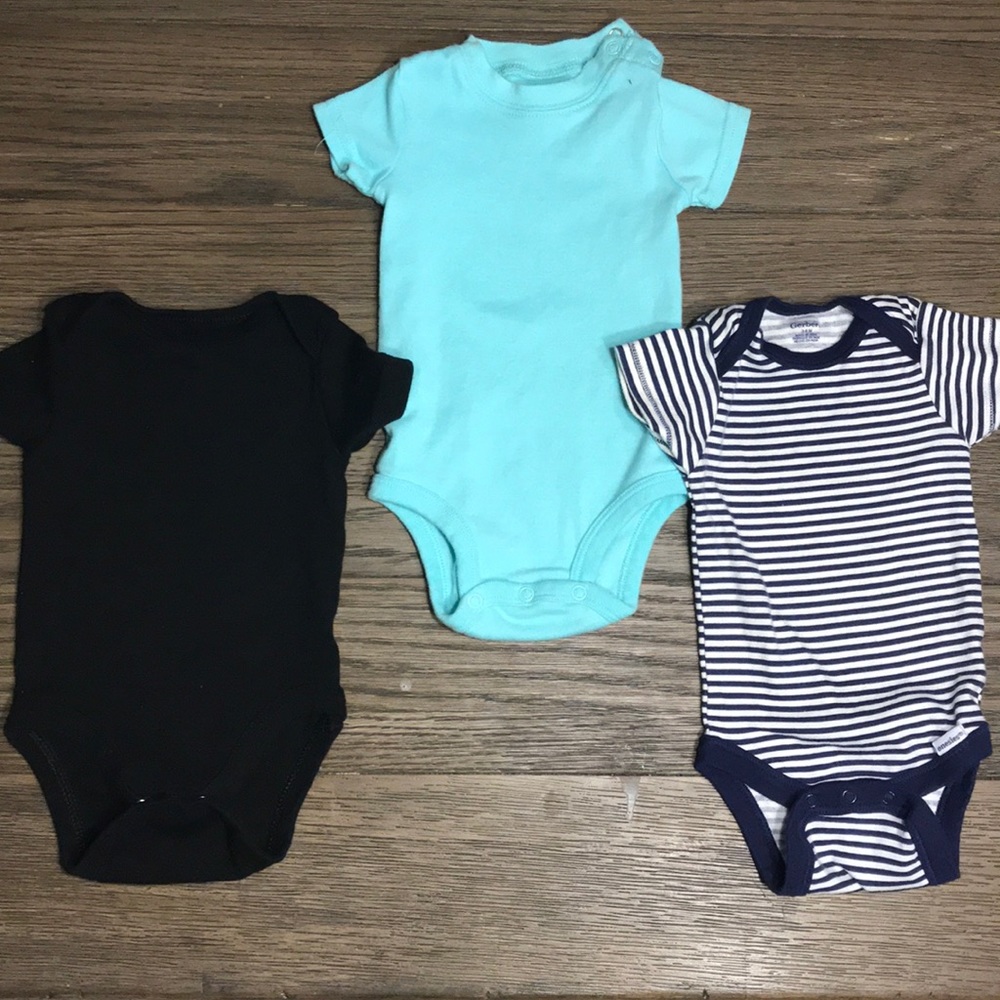 Infant Assorted Onesies- 3Mo 👶🏻